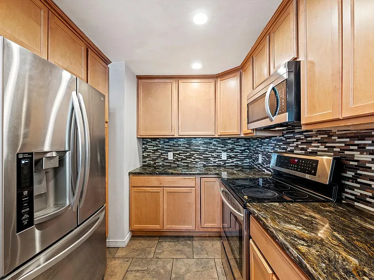 5612 W Center Ave — Photo 12