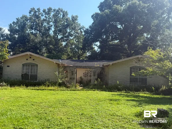 454 Vaughn Ct, Satsuma, AL 36572
