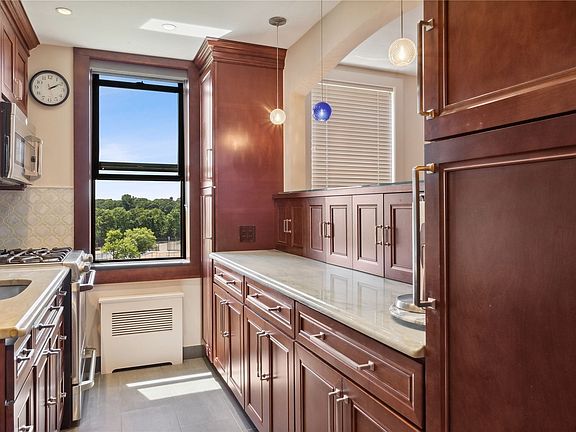 4th image of 83-11 139th St APT 5B