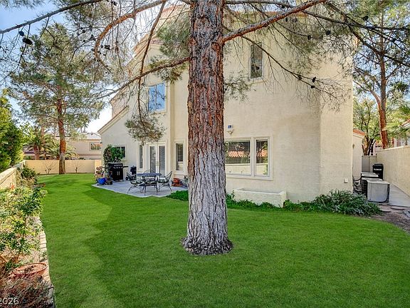 3rd image of 2136 Lookout Point Cir