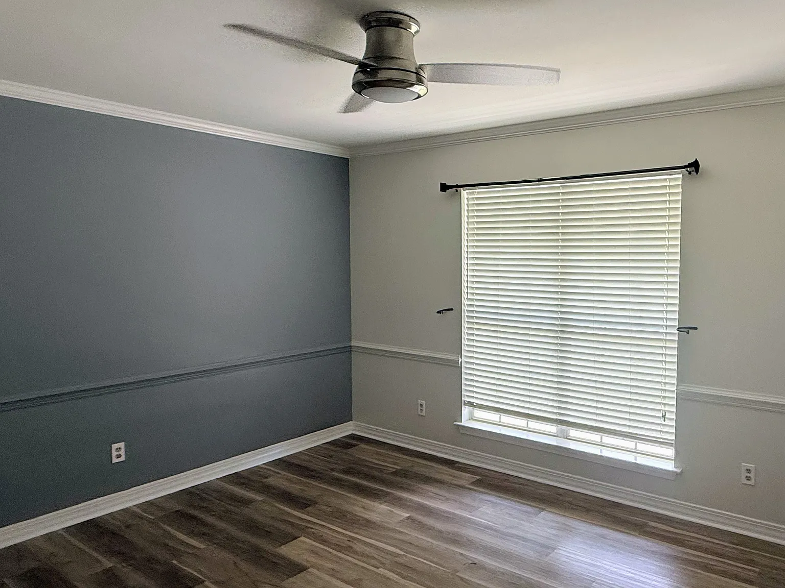 4 bed, 2300 sqft, $2,200 — Photo 2