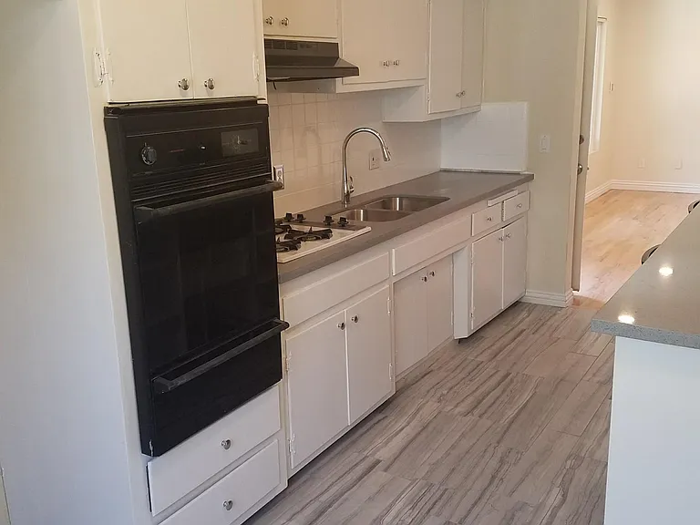 2939 S Bronson Ave #2 — Photo 17