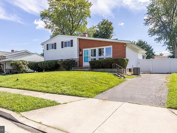 2nd image of 3308 Greenmead Rd