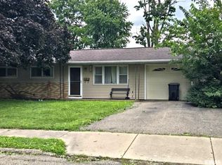 1350 E Elm St, Canton, IL 61520