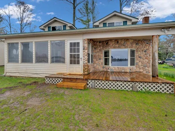 5069 Kokosing Rd, Hale, MI 48739