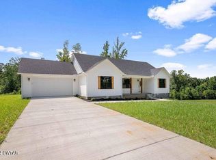 423 Old Huntingdon St, Lexington, TN 38351