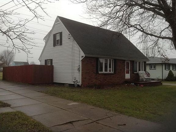 3rd image of 109 Smith Dr