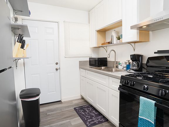 4th image of 3122 Canon St #B