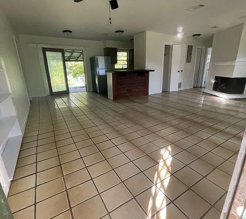 120 Dirksen Dr
