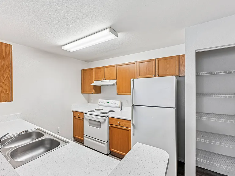 Camellia Pointe Apartments — Photo 12