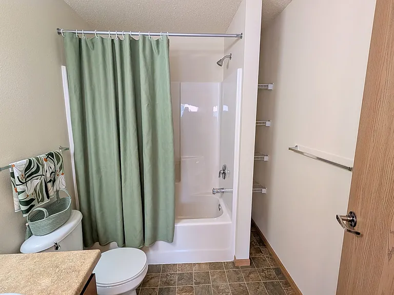 Amber Ridge Apartments — Photo 24