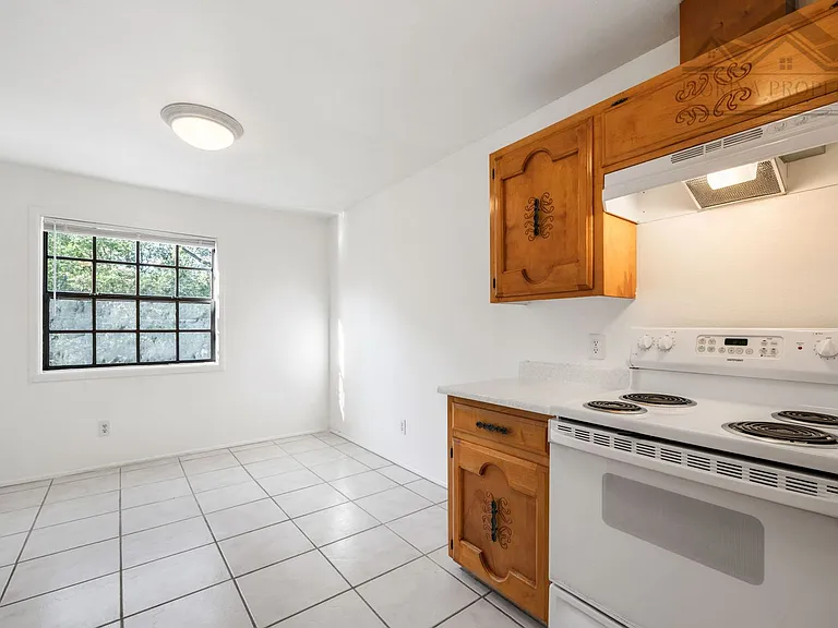 516 Hillside Ave #A — Photo 8