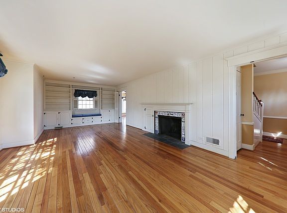3rd image of 27W144 Barnes Ave