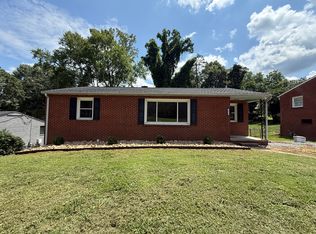 1656 Ardsley St, Winston Salem, NC 27103