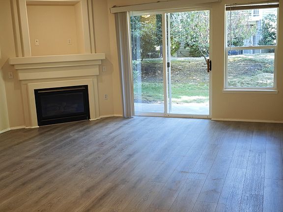 3rd image of 25235 SE Klahanie Blvd APT J102