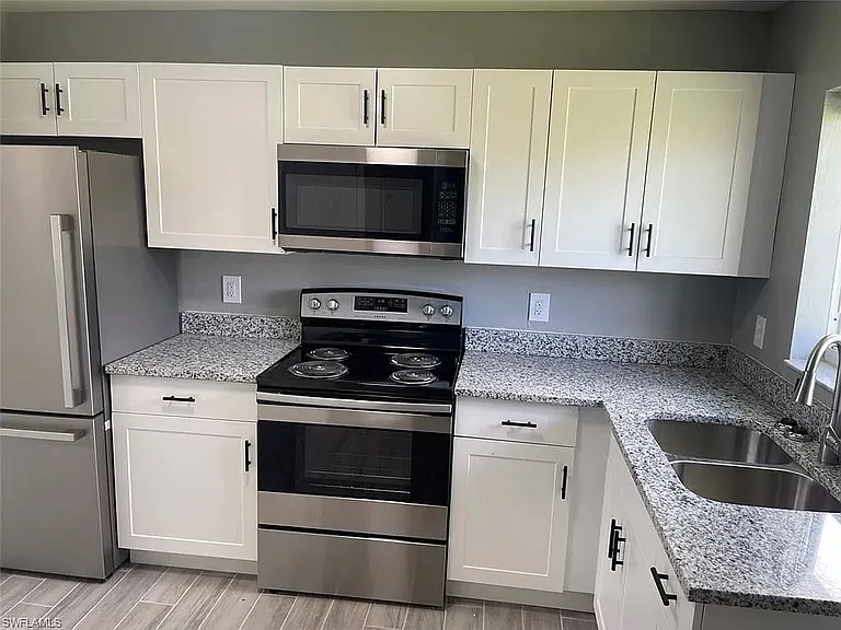 102 Gilbert Ave S — Photo 12