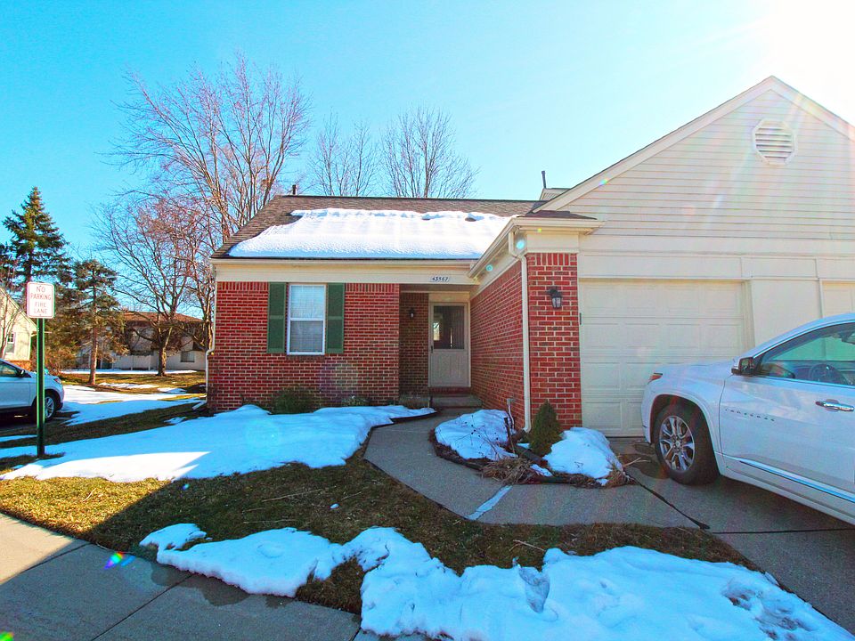 1st image of 43567 Yorkville Dr