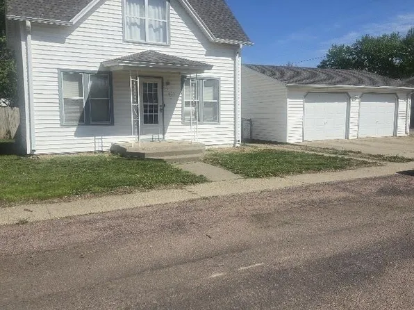 403 Washington St, Gayville, SD 57031