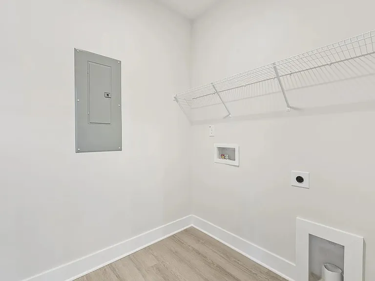 106 N Benjamine St — Photo 8