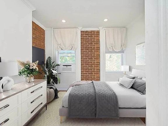 3rd image of 318 E 6th St APT 2