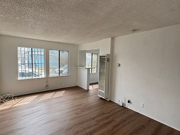 5th image of 1101 W 45th St APT 5