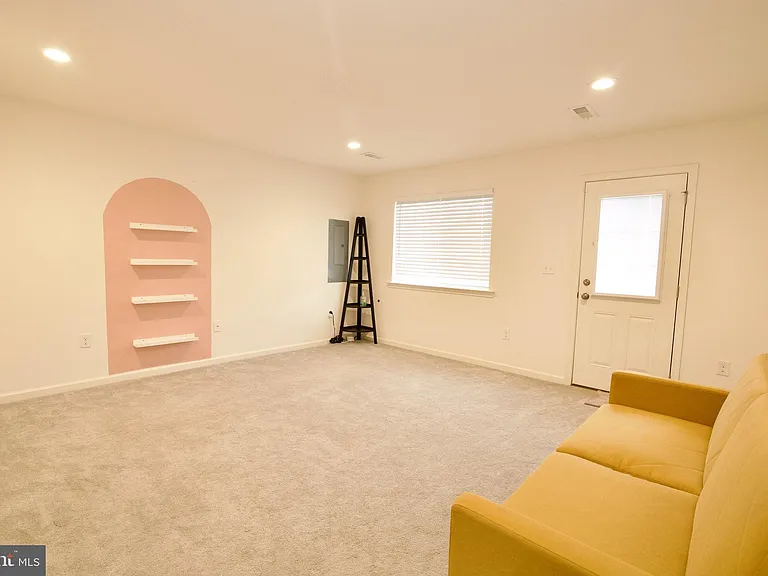 633 Keswick Ct — Photo 14