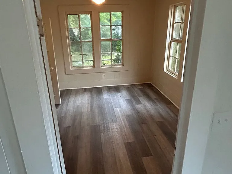 1421 Clover St — Photo 5