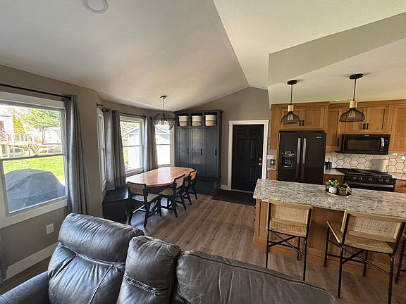 3rd image of 7818 Harvest Ln
