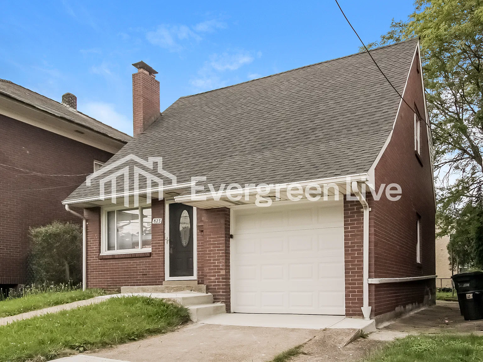 3 bed, 2.0 bath, 1091 sqft, $1,345 — Photo 2
