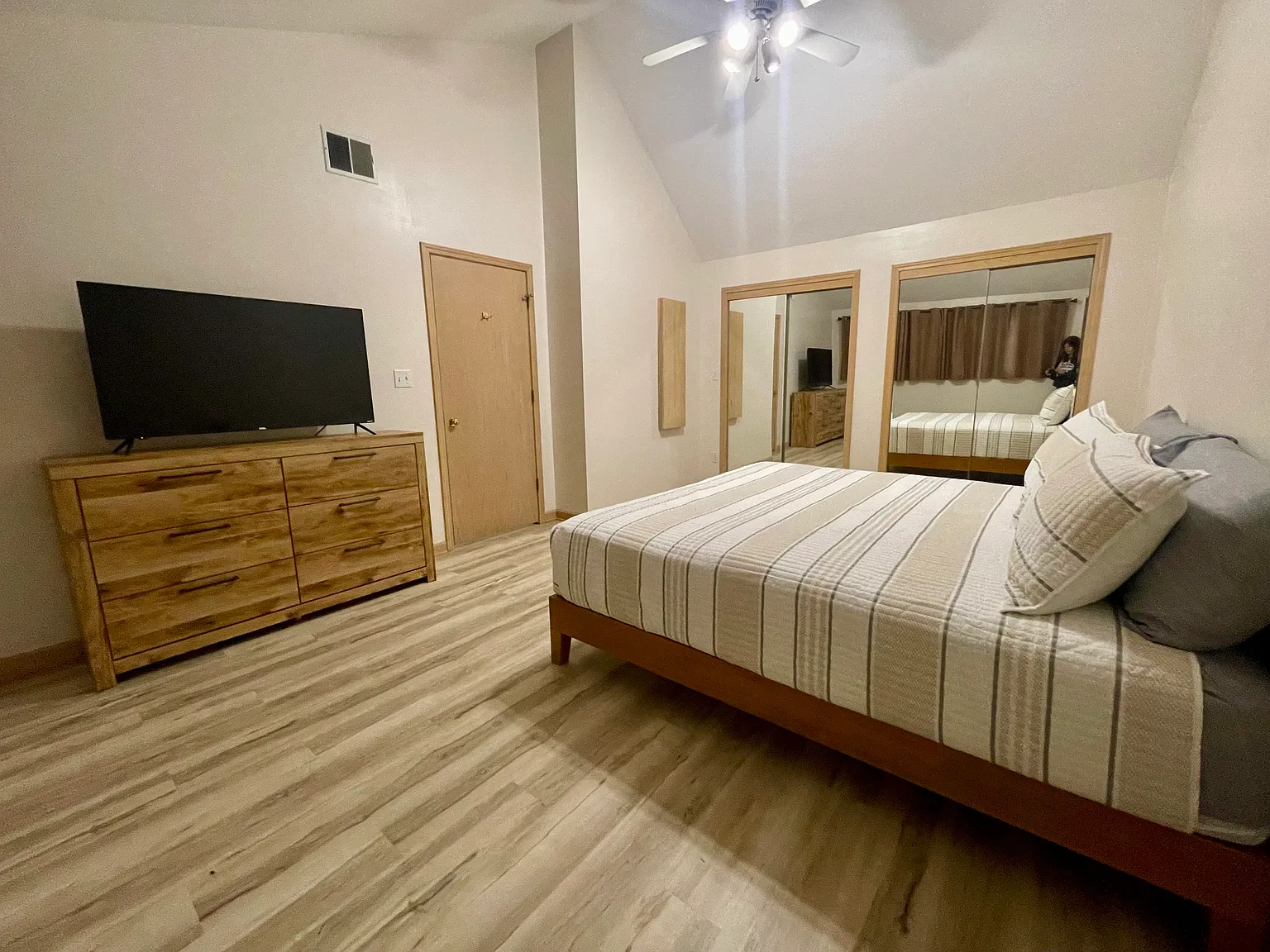 1 bed, $2,000 — Photo 3