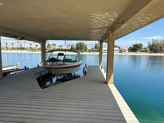 3rd image of 27915 Millux Rd