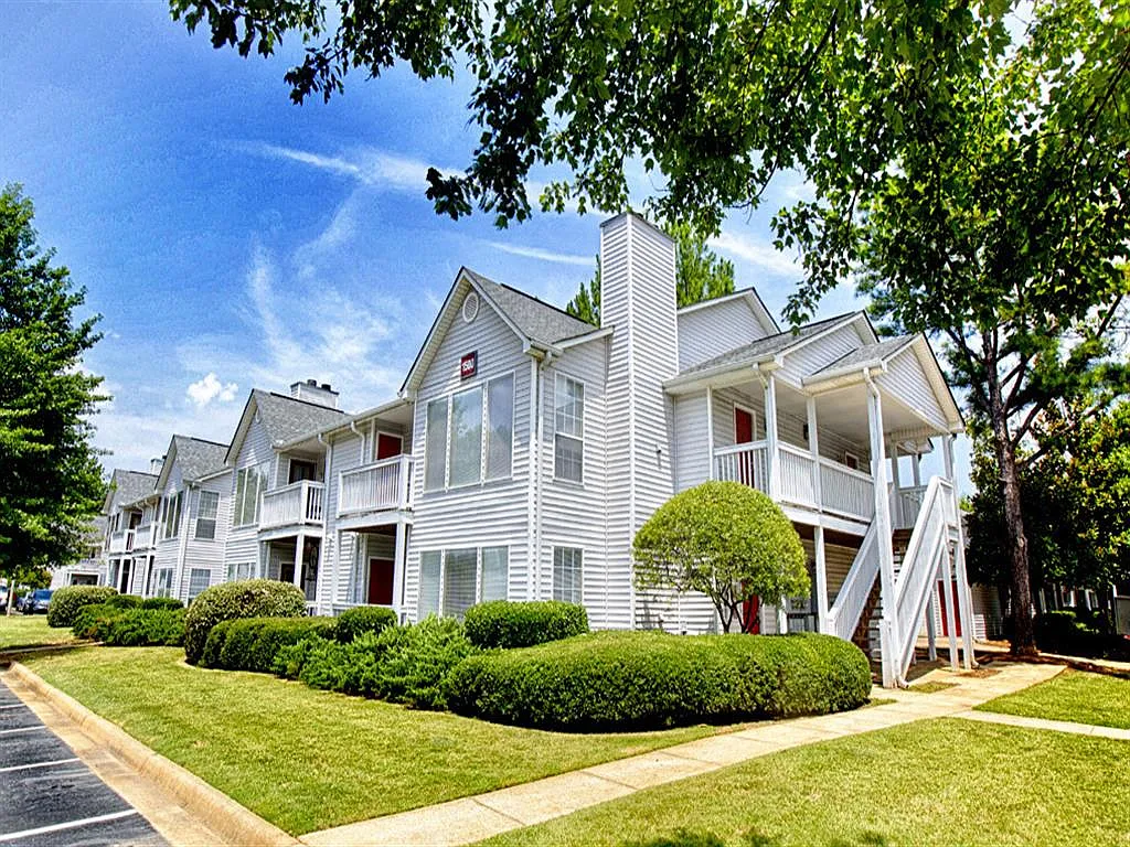 Rivermont Apartment Homes — Photo 4