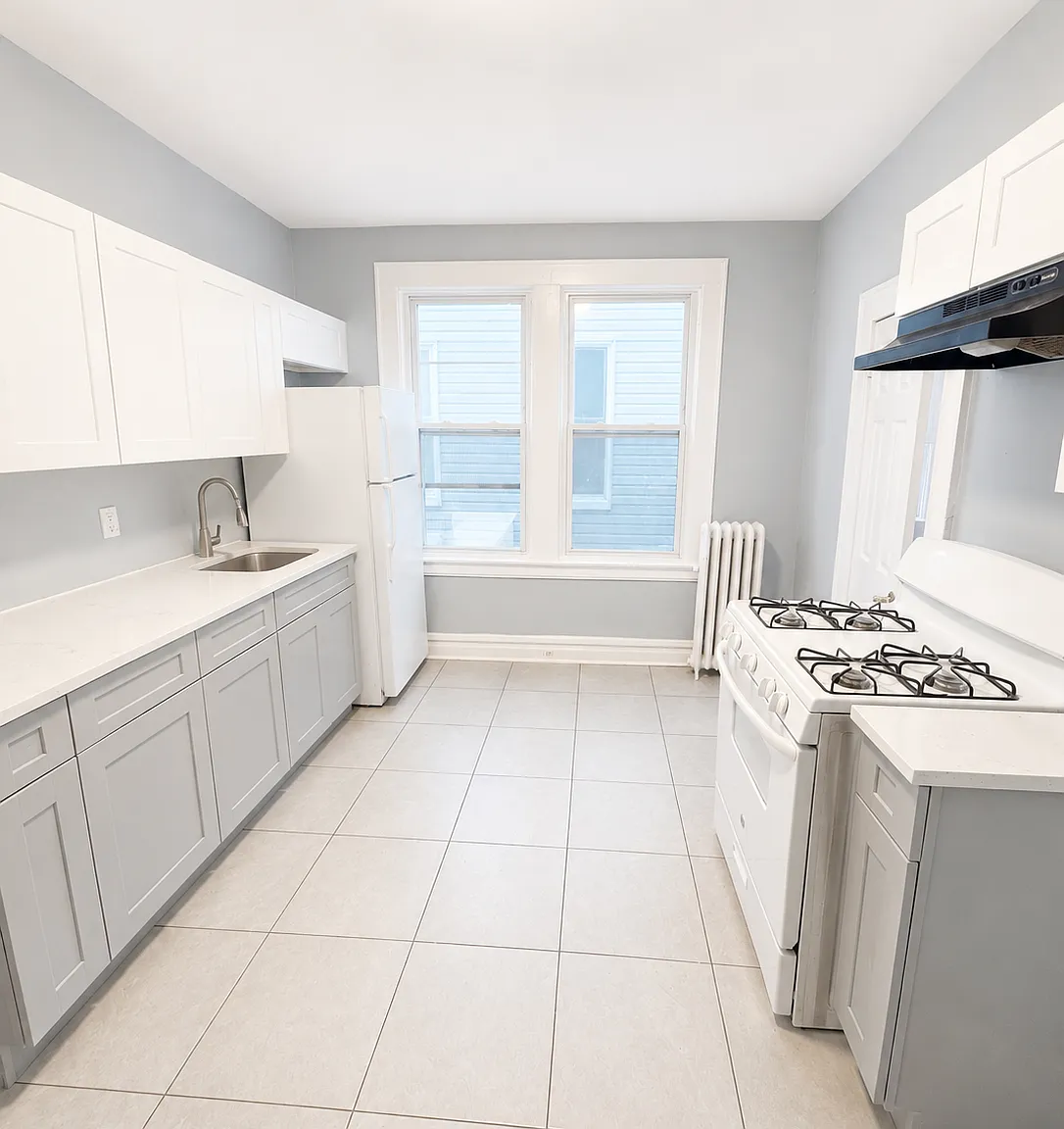 2 bed, 1000 sqft, $1,895 — Photo 2