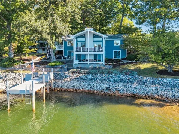 307 Lakewood Dr, Moneta, VA 24121