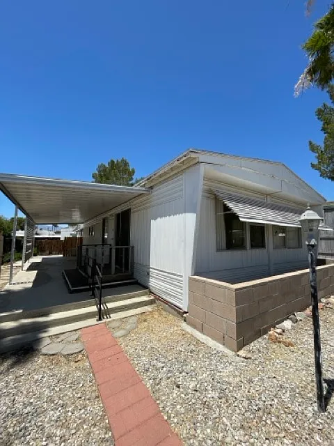 2 bed, 1100 sqft, $1,400 — Photo 3