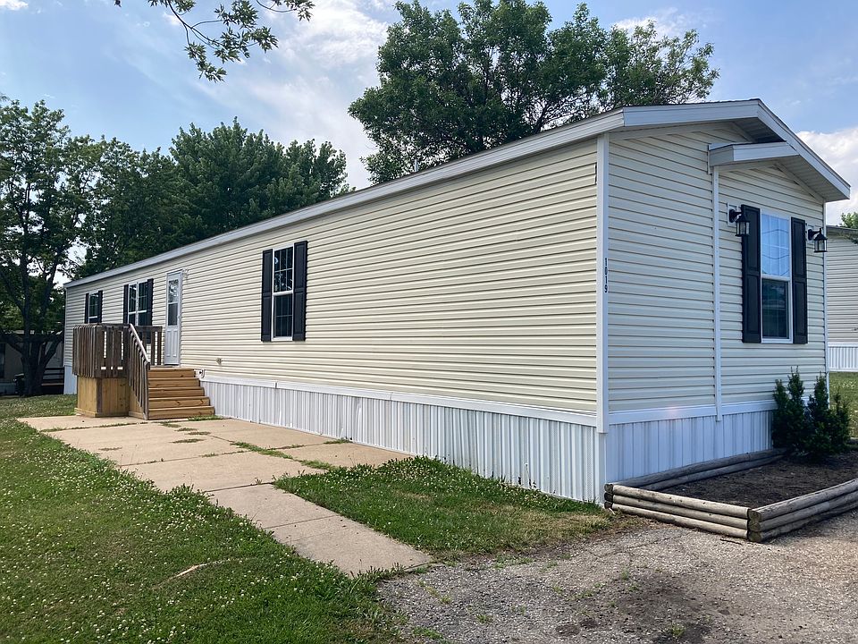 1st image of 1019 SE 41st Ter