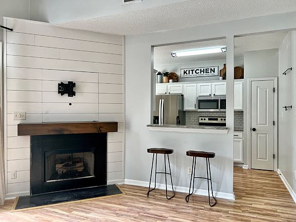 2nd image of 1309 Anthem Ct