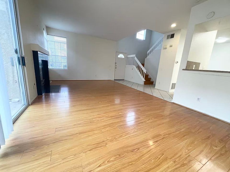 1st image of 11048 Creekbridge Pl