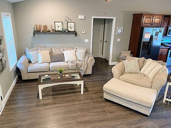 5th image of 841 Sunny Valley Ln