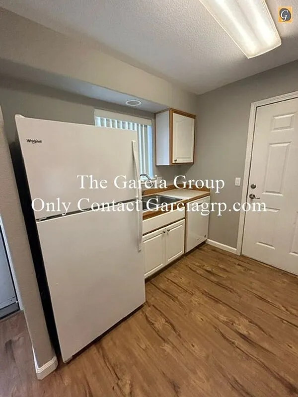 2 bed, 2.0 bath, 1228 sqft, $1,995 — Photo 3