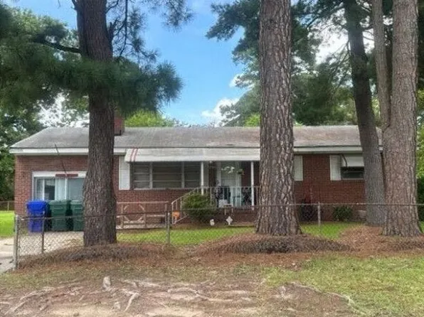 2812 N Nansemond Dr, Suffolk, VA 23435