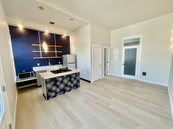 8928 N Lombard St APT 9, Portland, OR 97203