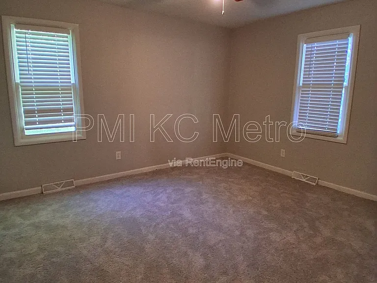 8304 E 110th Ter — Photo 15