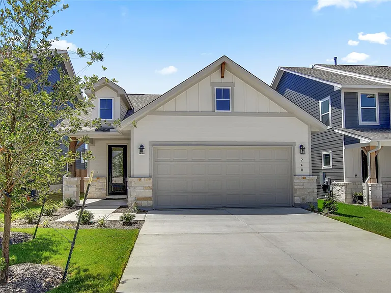 240 Denali Way — Photo 2