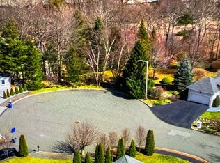 11 Kayla Dr, Saugus, MA 01906