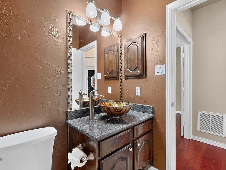 1812 Meadow Ridge Dr — Photo 29