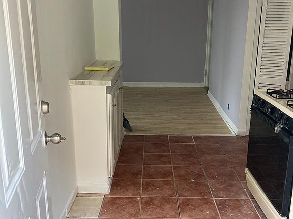 2nd image of 2512 Westervelt Ave
