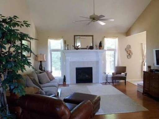 4th image of 37315 Willow Creek Ln