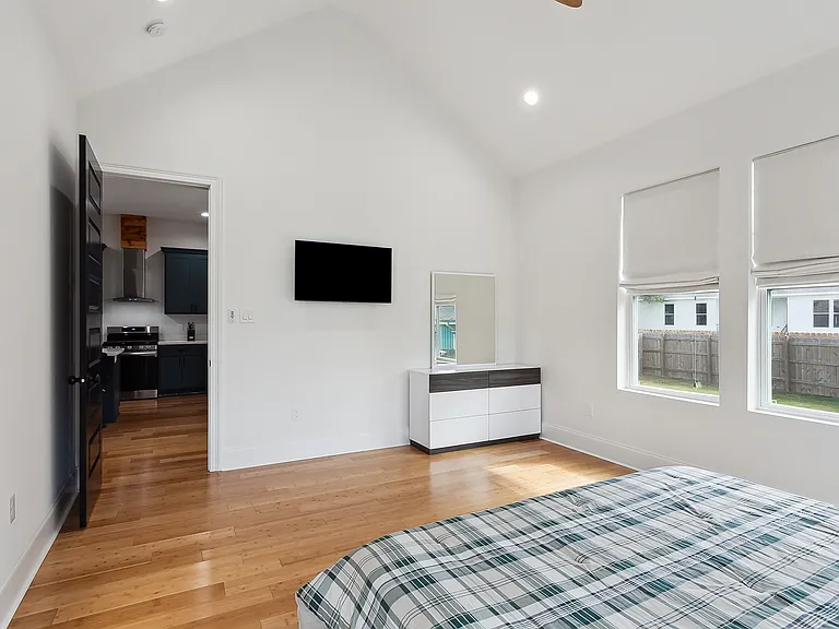2129 Angela Ave — Photo 15