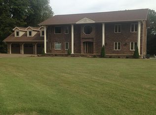 6721 Robinwood Ln, Evansville, IN 47712